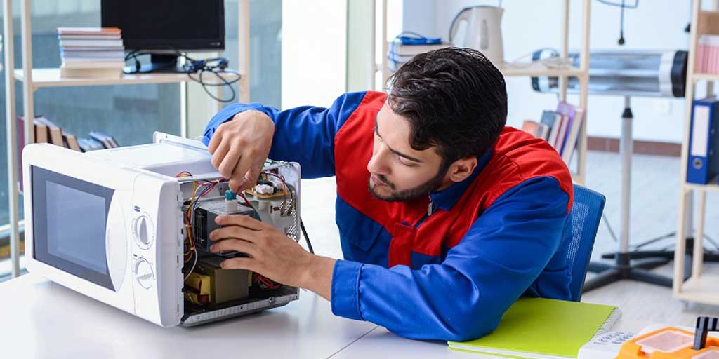 17 علت جرقه زدن مایکروفر تمام برندها و نحوه رفع آن