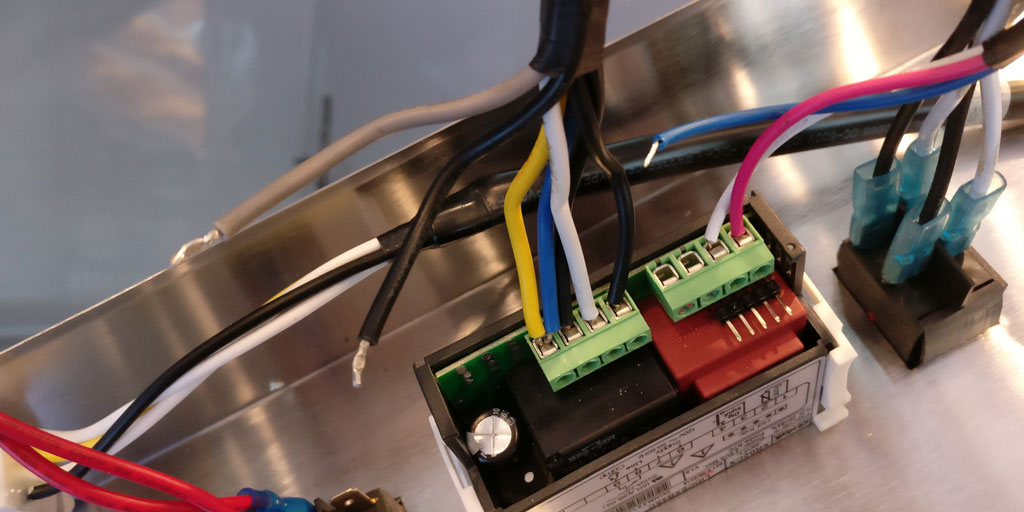 علائم خرابی سنسور دیفراست یخچال فریزر (سیستم ضد برفک) چیست؟ (سنسور دیفراست کجاست)