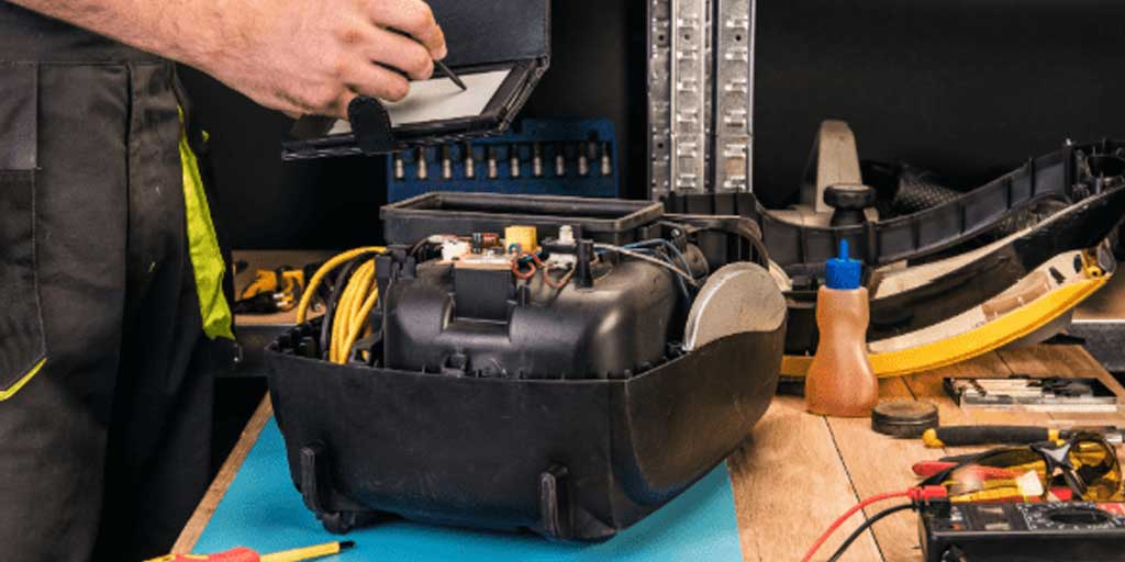 15 علت بوی سوختگی جاروبرقی و راه حل ساده رفع آنها