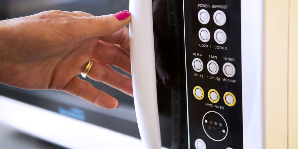 معنی کلمات روی مایکروفر و عملکرد دکمه های آن