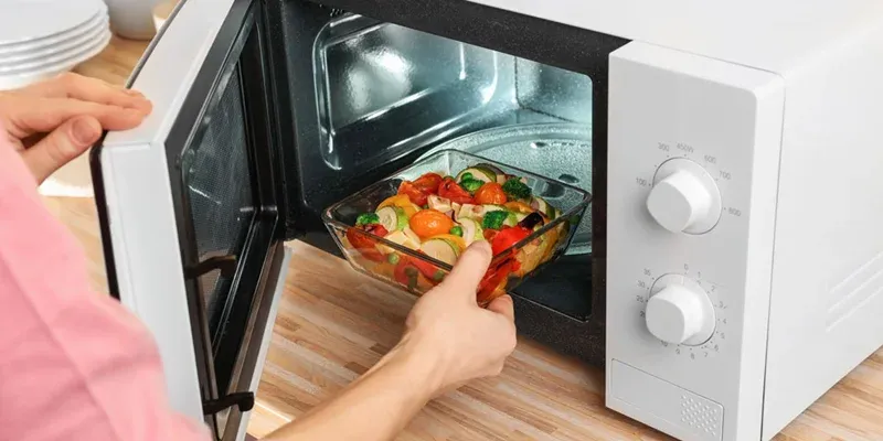 علت های خرابی مایکروفر به همراه راه حل برطرف کردن مشکل